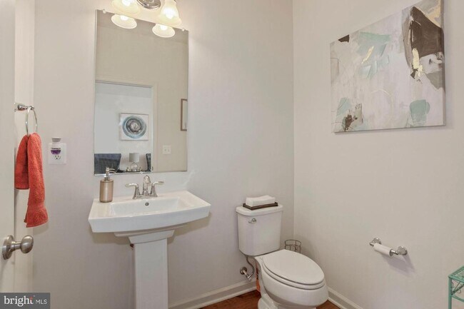 Building Photo - 944 Basswood Dr