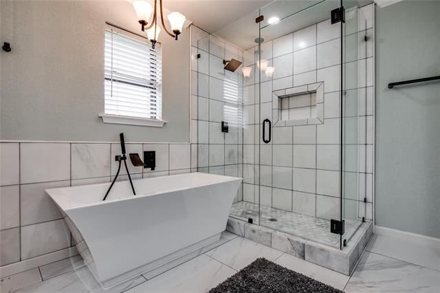 Building Photo - 8966 Hialeah Cir S