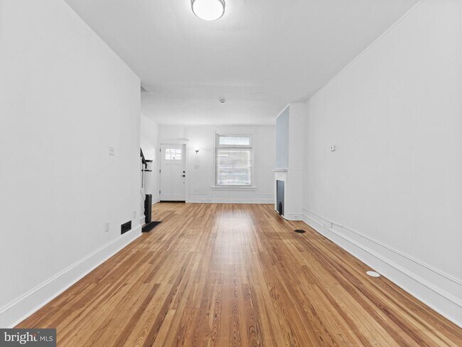 Building Photo - 1618 S 54th St