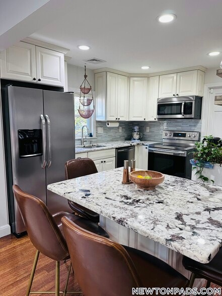 Building Photo - 46 Brooks Ave