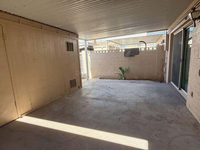 Building Photo - 6742 N 43rd Ave