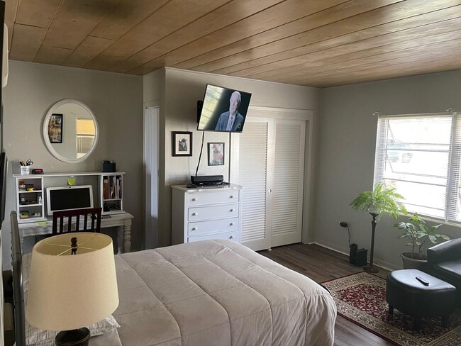 Building Photo - 2095 Pineapple Ave