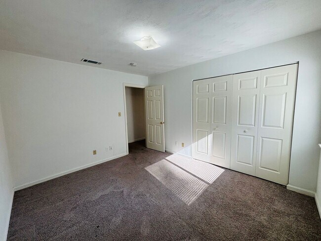 Building Photo - 402 Berryfield Ln