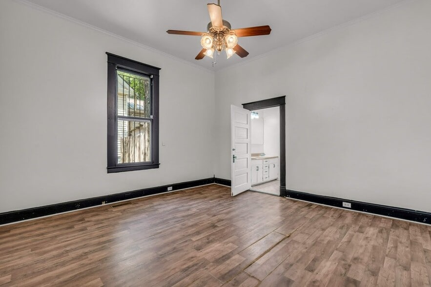 Building Photo - 1425 College St