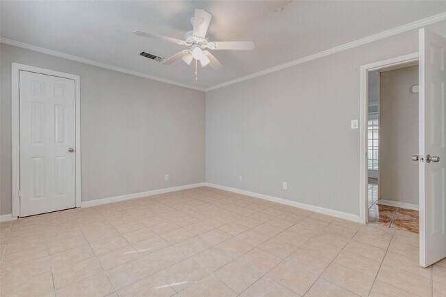 Building Photo - 6751 Richwood Rd