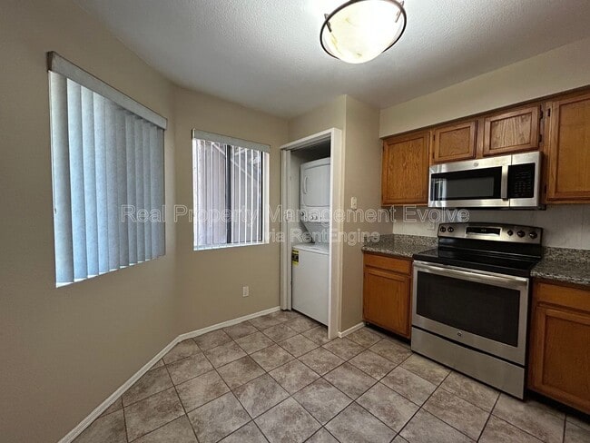 Building Photo - 9465 N 92nd St