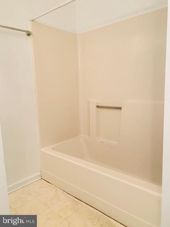 Building Photo - 200 Chesterfield Ln