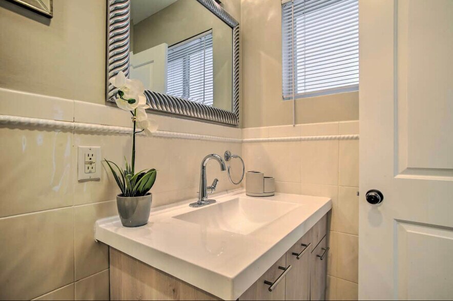 Building Photo - 2169 Imperial Point Dr