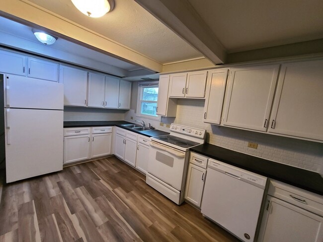 Building Photo - 2 Bedroom Home in Normal