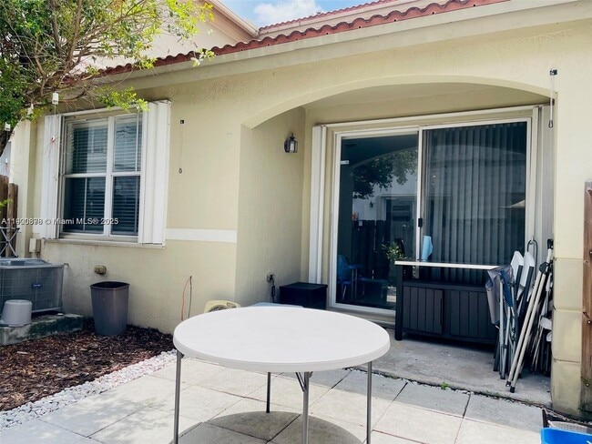 Building Photo - 8048 NW 108th Ct
