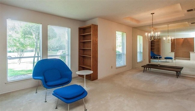 Building Photo - 2121 Stone Creek Dr