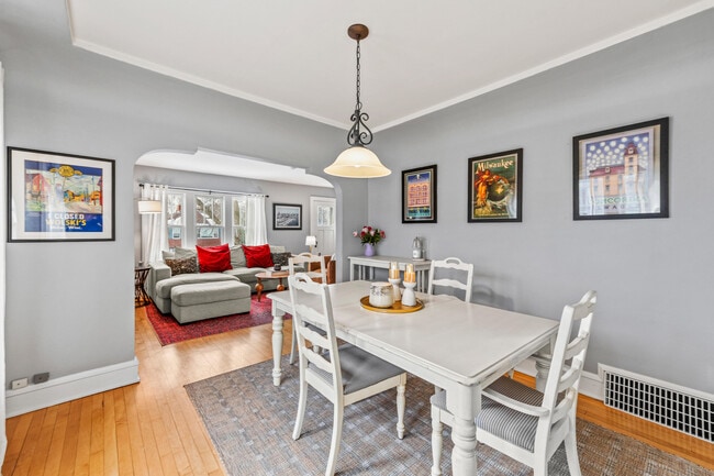 Building Photo - 4518 N Woodburn St