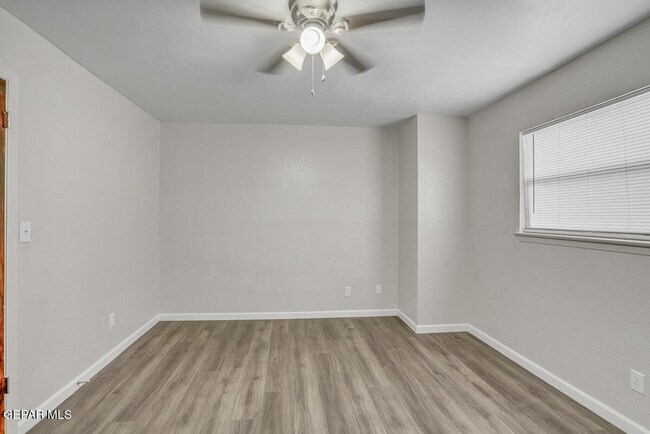 Building Photo - 10604 Springwood Dr