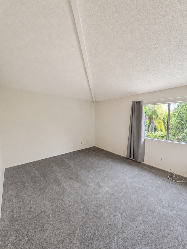 Building Photo - North Pomona Townhome with Private Patio and Community Pool!