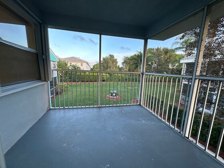 Building Photo - 2636 SE 20th Ct