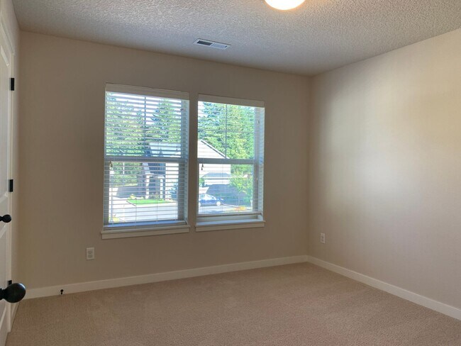 Building Photo - 4223 NE Tacoma Ct