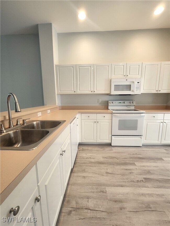 Building Photo - 965 Tarpon Cove Dr