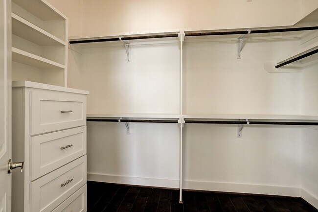 Building Photo - 1402 Eberhard St