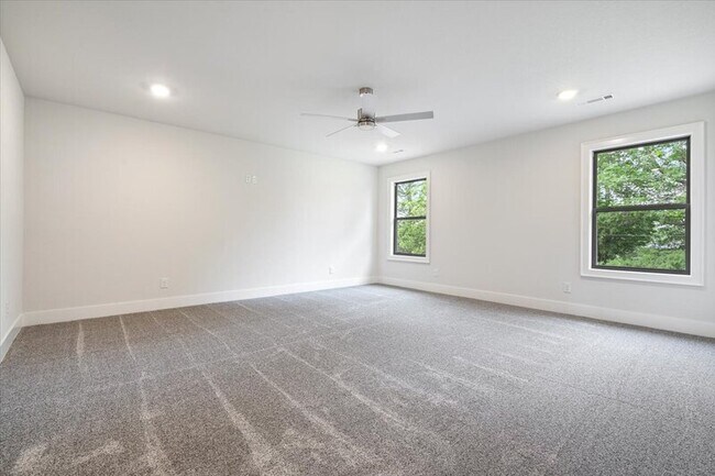 Building Photo - 1705 S 23rd Pl