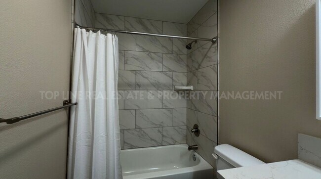Building Photo - Brand New Fully Remodeled Home Near Cypress School in Tulare! Available Now!