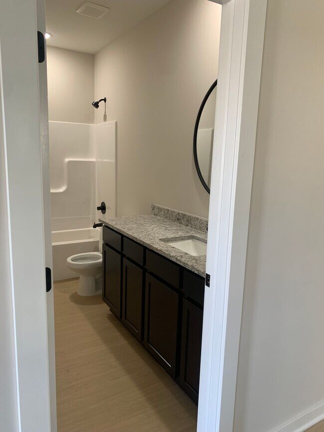 Building Photo - 5406-08 BRESSLER Dr