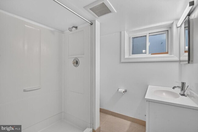 Building Photo - 3113 45th St NW