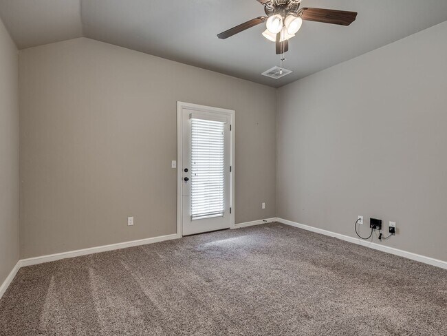 Building Photo - 8813 SW 55th St