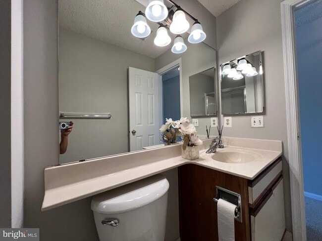 Building Photo - 12100 Greenway Ct
