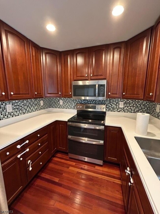 Building Photo - 91 Roseland Ave