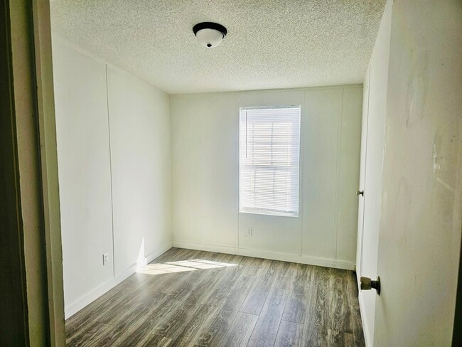 Building Photo - 3913 Carlyss Dr