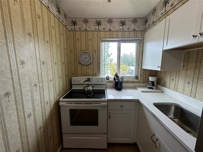 Building Photo - 2315 Avenue C
