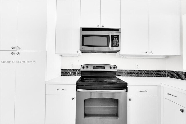 Building Photo - 10730 NW 66th St