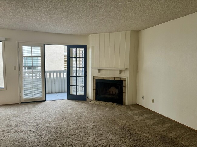 Building Photo - 5655 Riley St