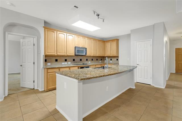 Building Photo - 932 Peach Ln