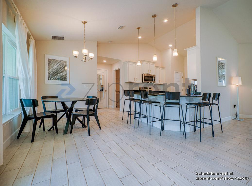 Building Photo - 15329 Aldama Cir