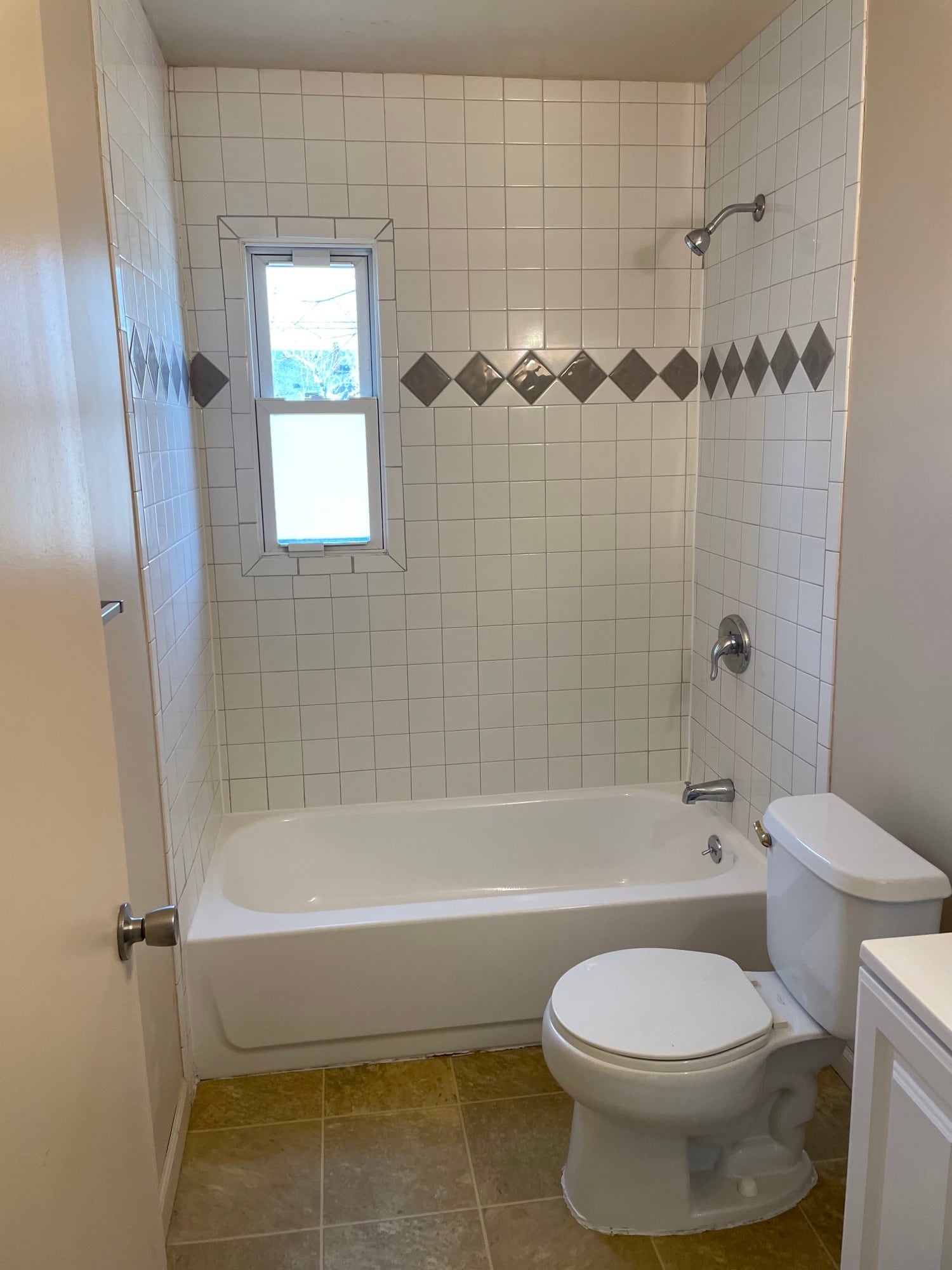 Building Photo - 318 Russell St