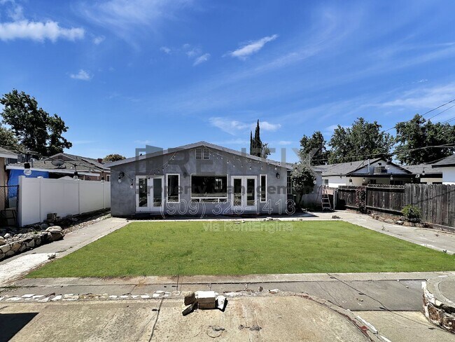 Building Photo - 938 W Berkeley Ct