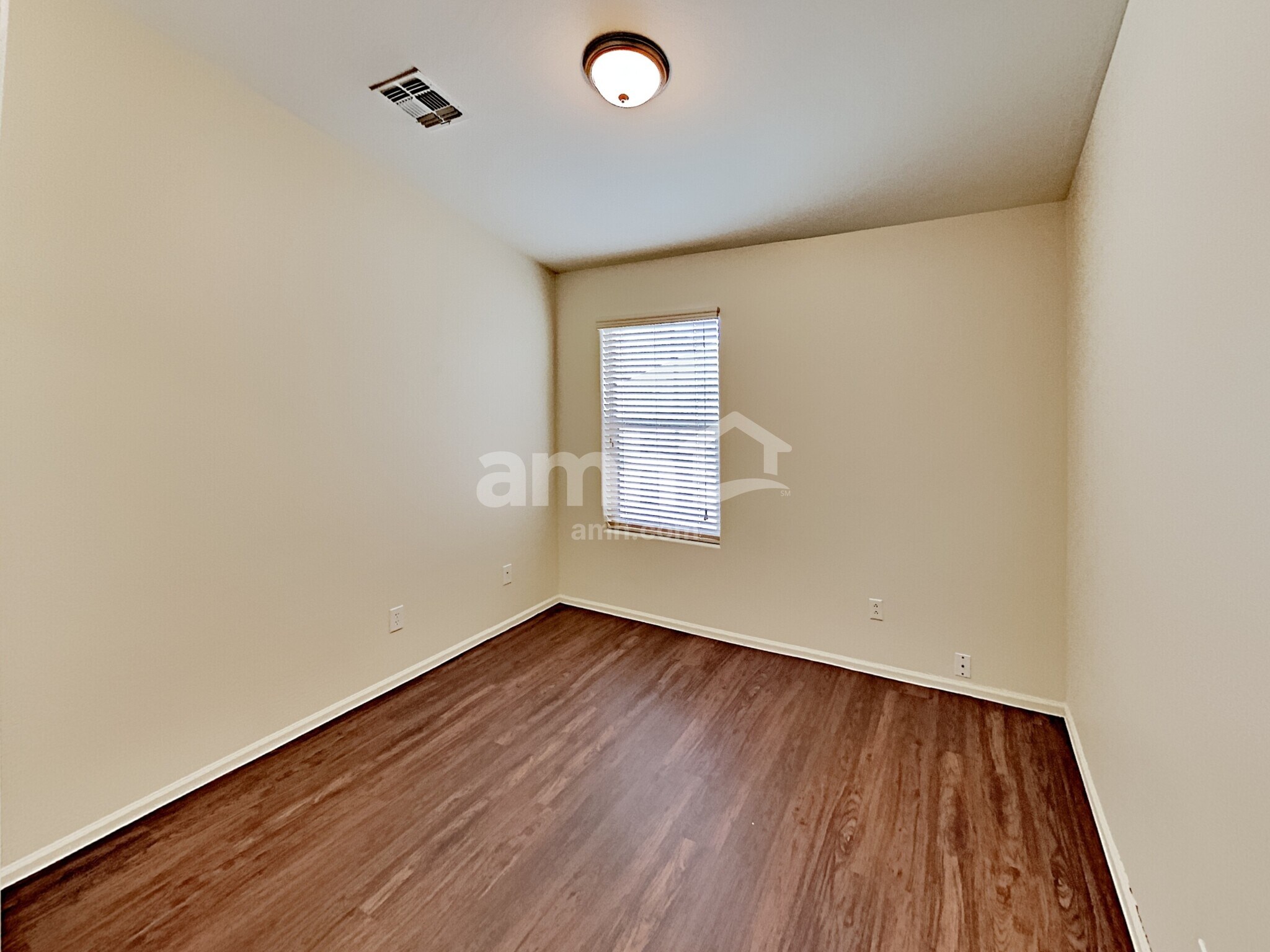 Building Photo - 17568 W Voltaire St