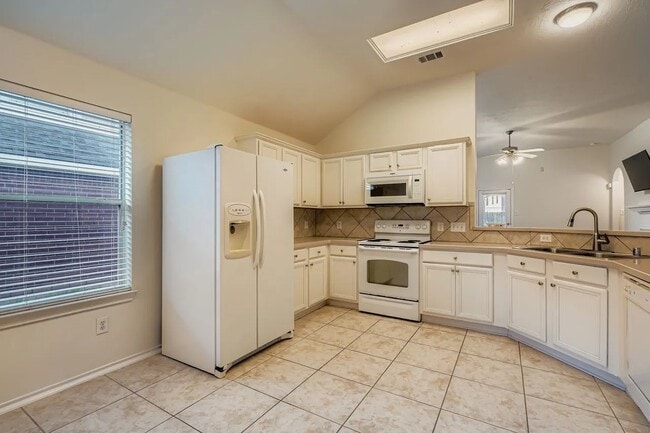 Building Photo - 24607 Tribeca Ln