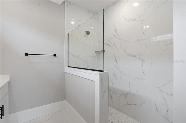 Building Photo - 15165 Serene Shrs Lp