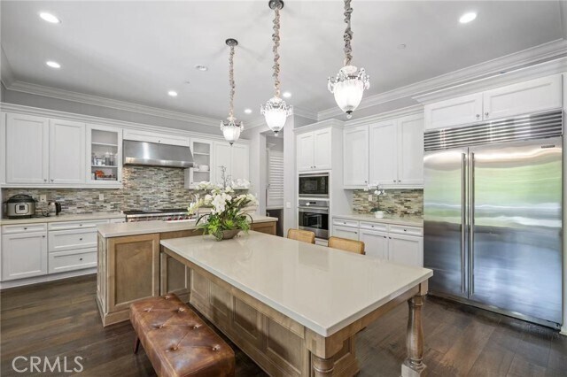 Building Photo - 19 Rawhide
