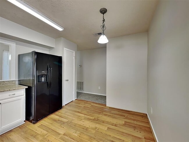 Building Photo - 4823 Ingleside Ct