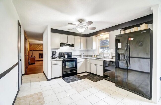 Building Photo - 8579 Renford Ct