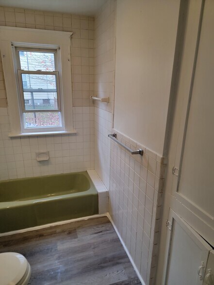 Building Photo - 110 S Burritt St