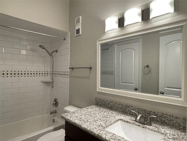 Building Photo - 6500 Harbor Town Dr