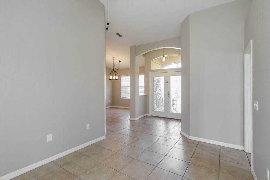 Building Photo - 2695 High Ridge Dr