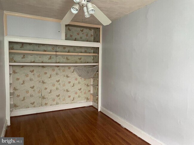 Building Photo - 2509 E Monmouth St