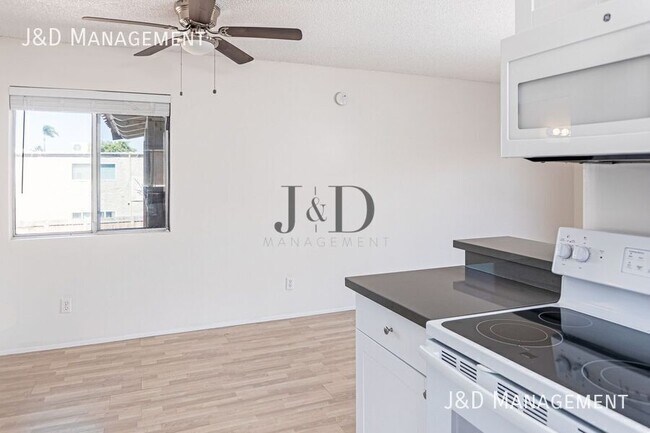 Building Photo - 4077 Utah St