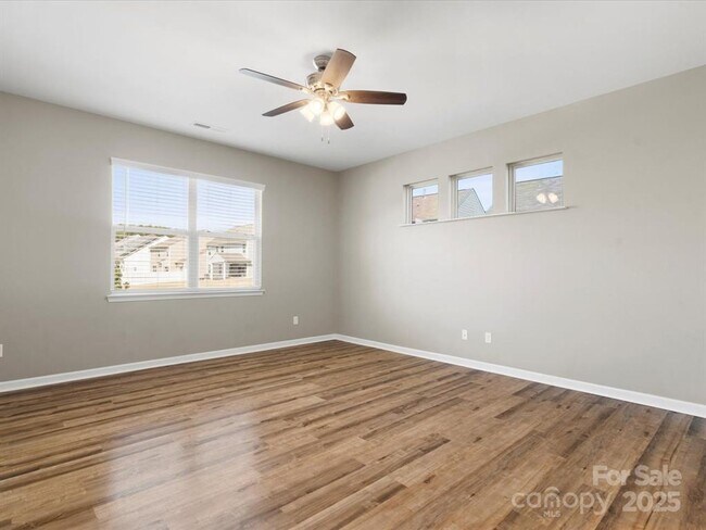 Building Photo - Beautiful 4BR/3.5 BA Home in Mooresville