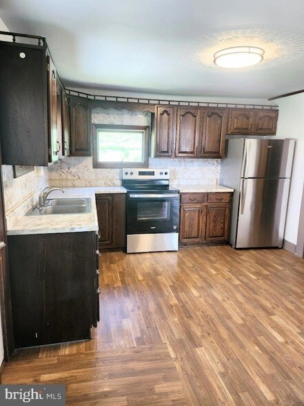 Building Photo - 1286 S Imler Valley Rd